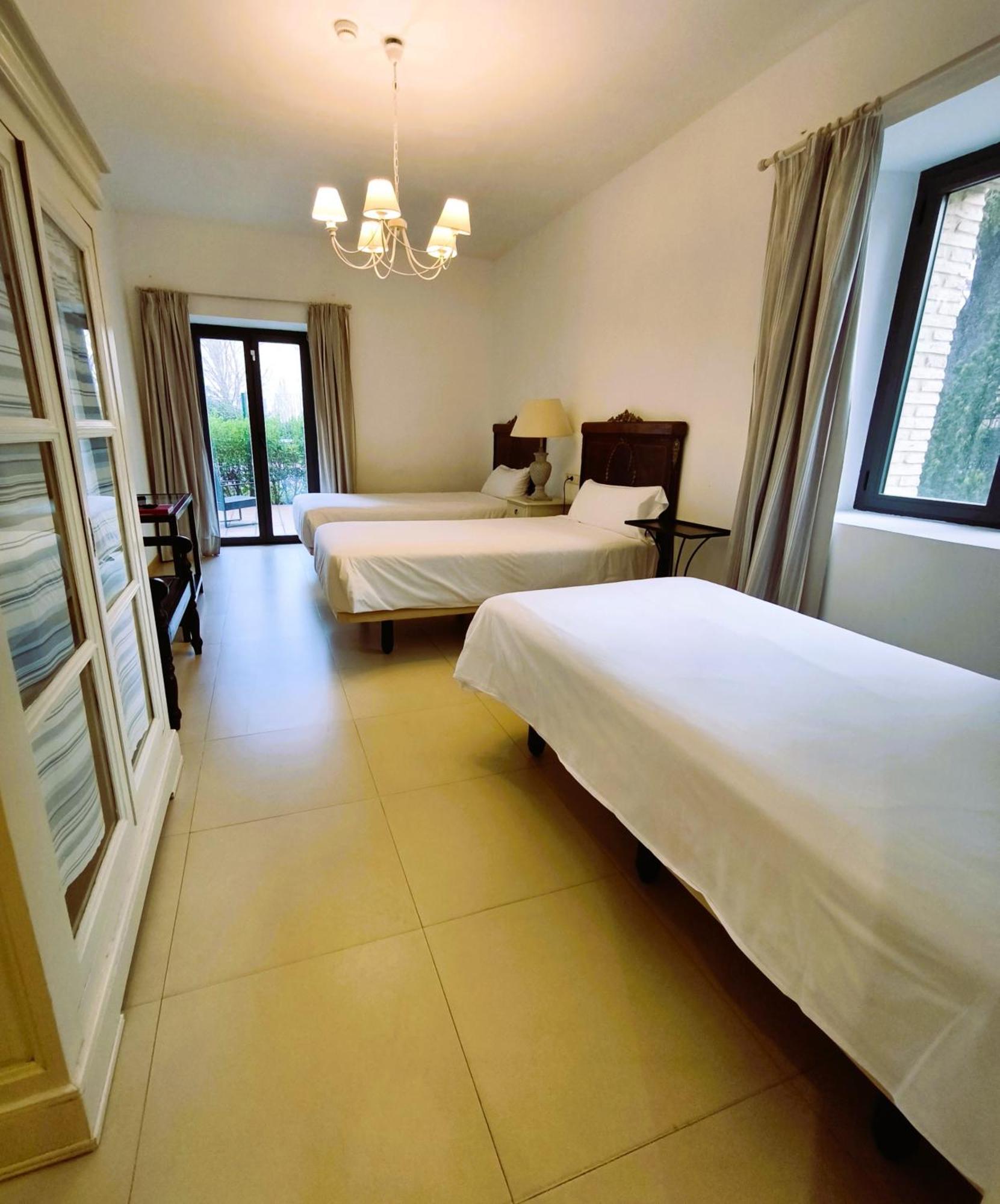 Hotel Villa Marcilla Εξωτερικό φωτογραφία